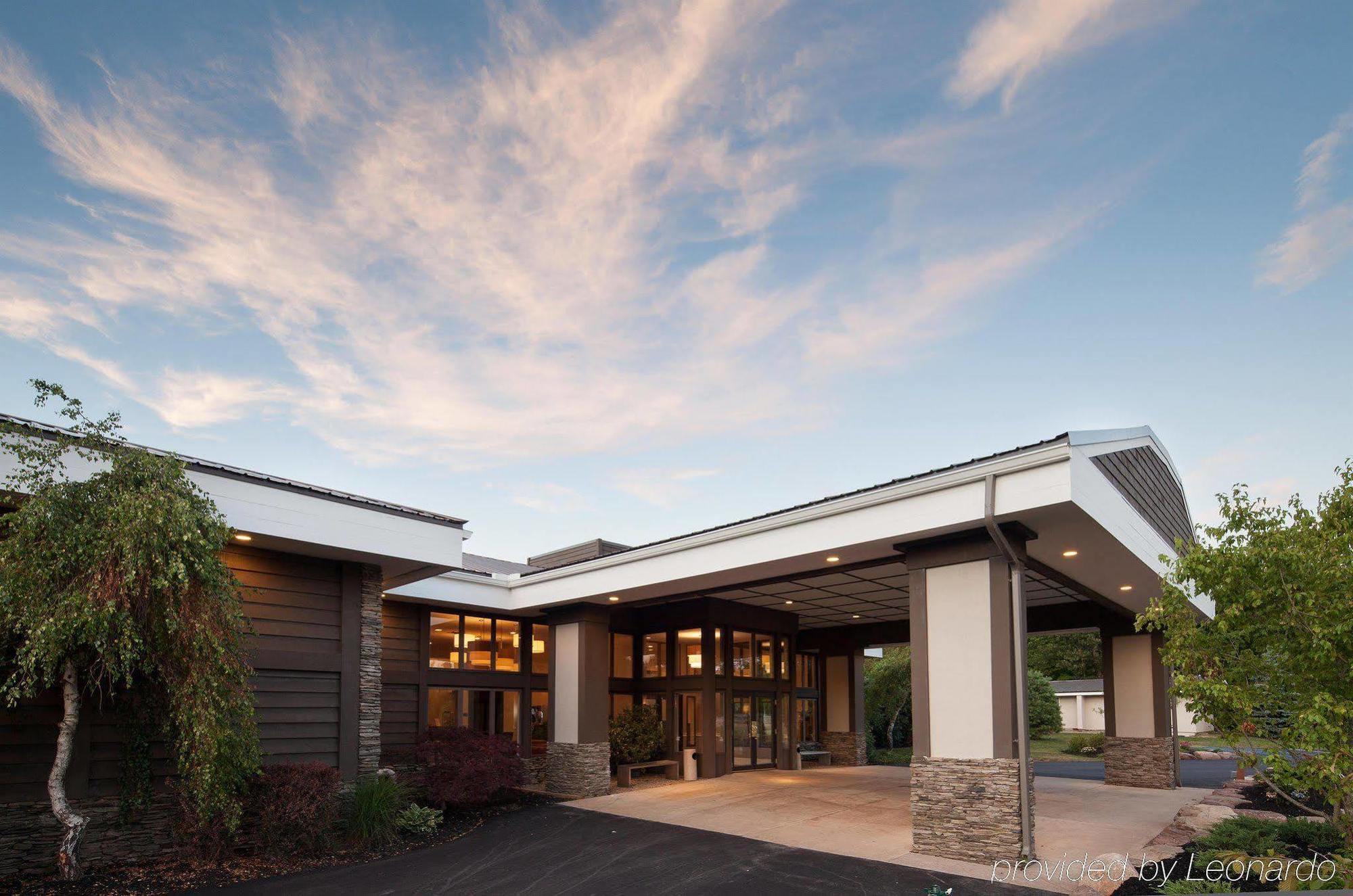 Ramada By Wyndham Rock Hill At Sullivan Center מראה חיצוני תמונה