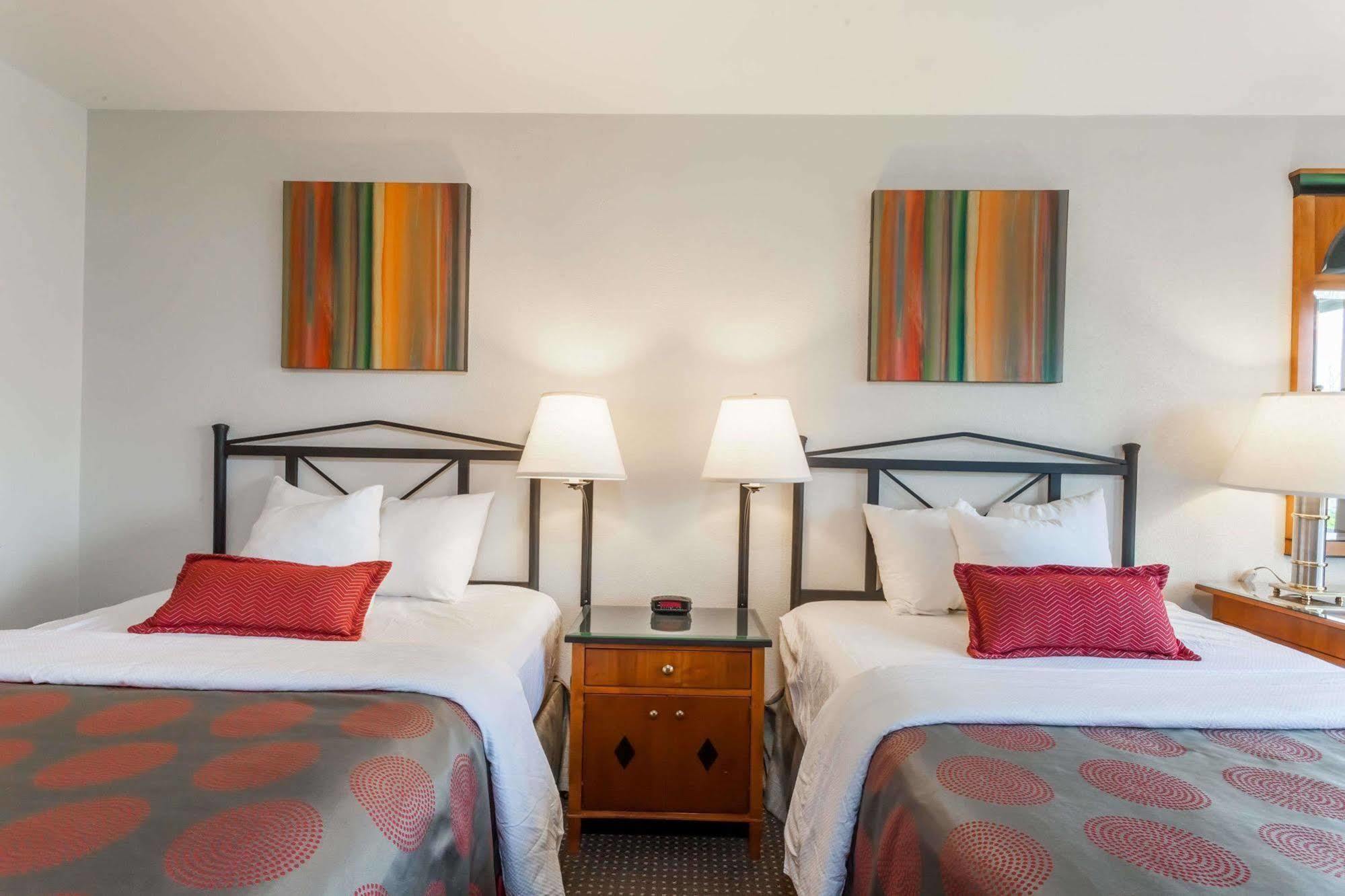 Ramada By Wyndham Rock Hill At Sullivan Center מראה חיצוני תמונה