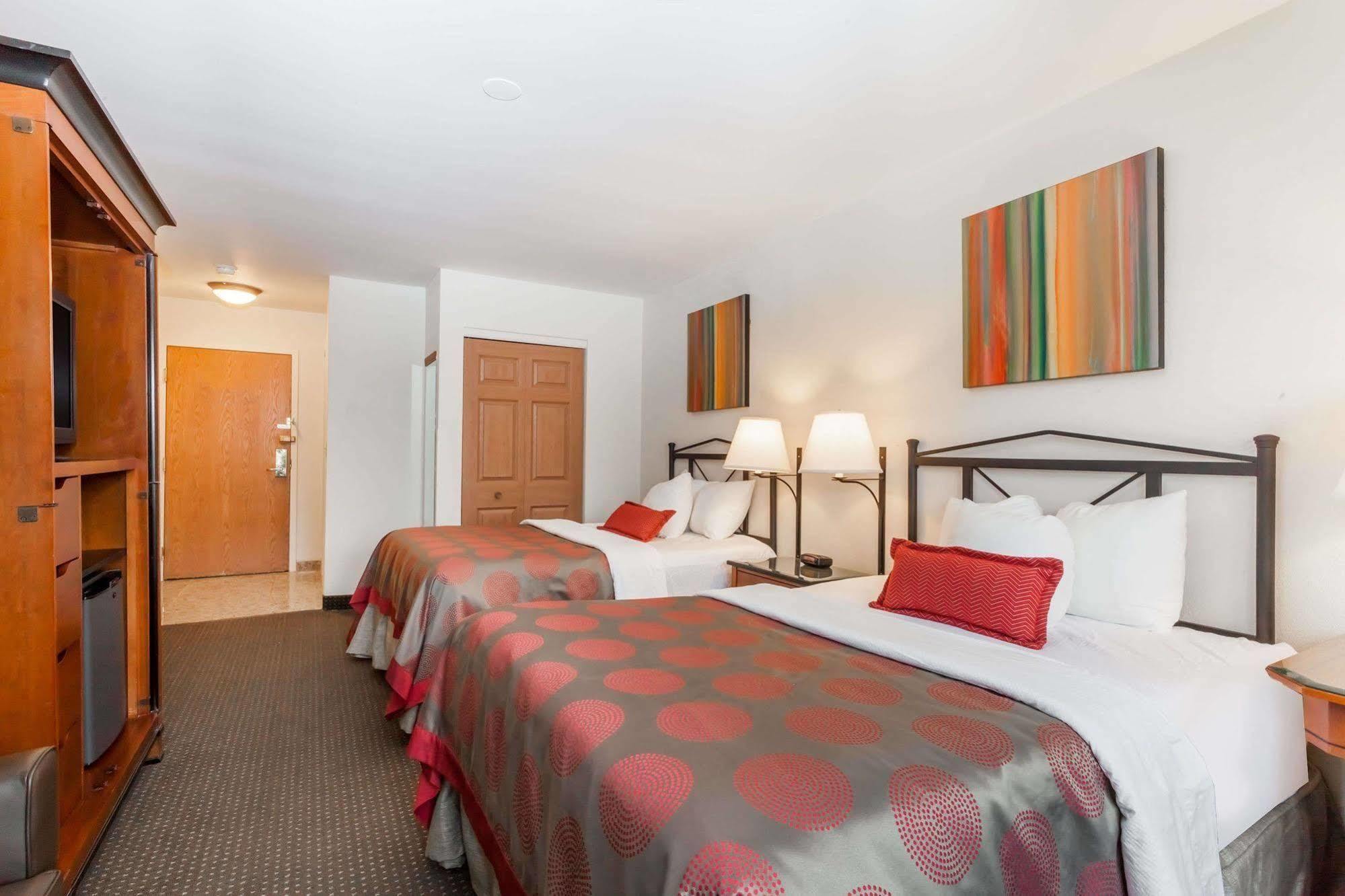 Ramada By Wyndham Rock Hill At Sullivan Center מראה חיצוני תמונה