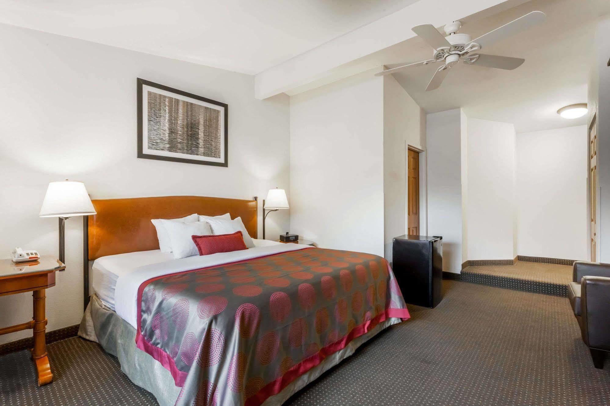 Ramada By Wyndham Rock Hill At Sullivan Center מראה חיצוני תמונה