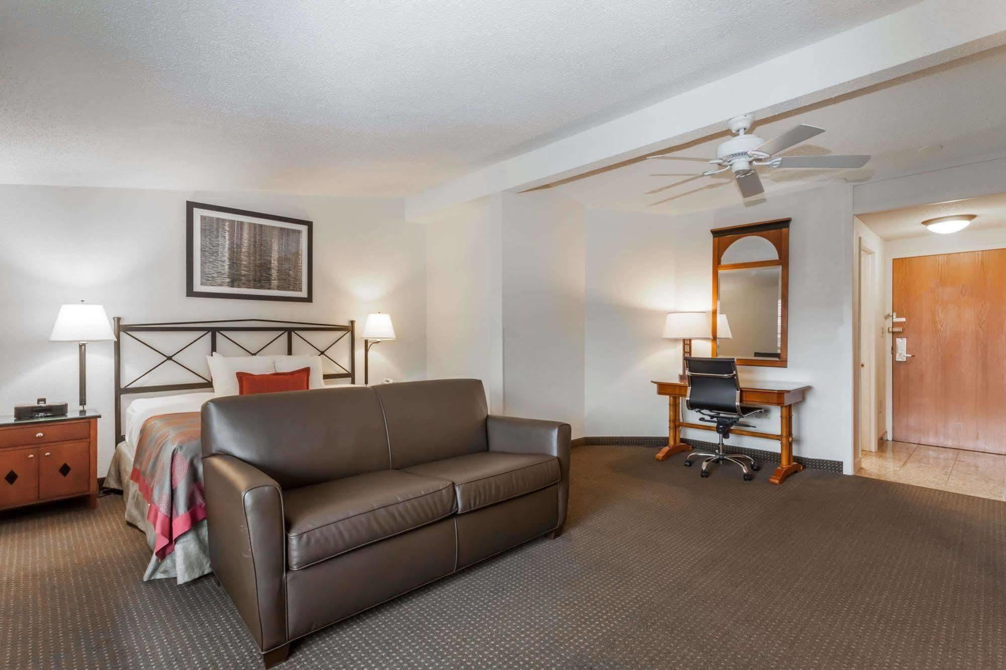 Ramada By Wyndham Rock Hill At Sullivan Center מראה חיצוני תמונה